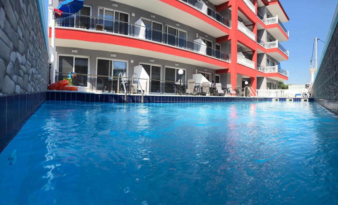 Red Luxury Aqua Aparthotel Paralía Buitenkant foto